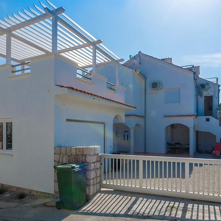Apartments Miocic Ražanac Eksteriør bilde