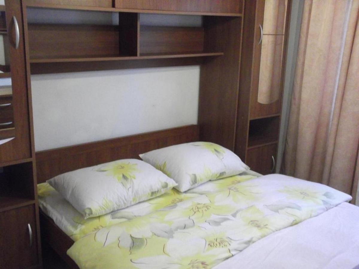 Apartments Miocic Ražanac Eksteriør bilde