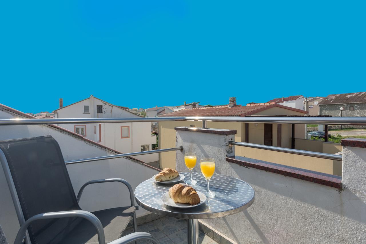 Apartments Miocic Ražanac Eksteriør bilde