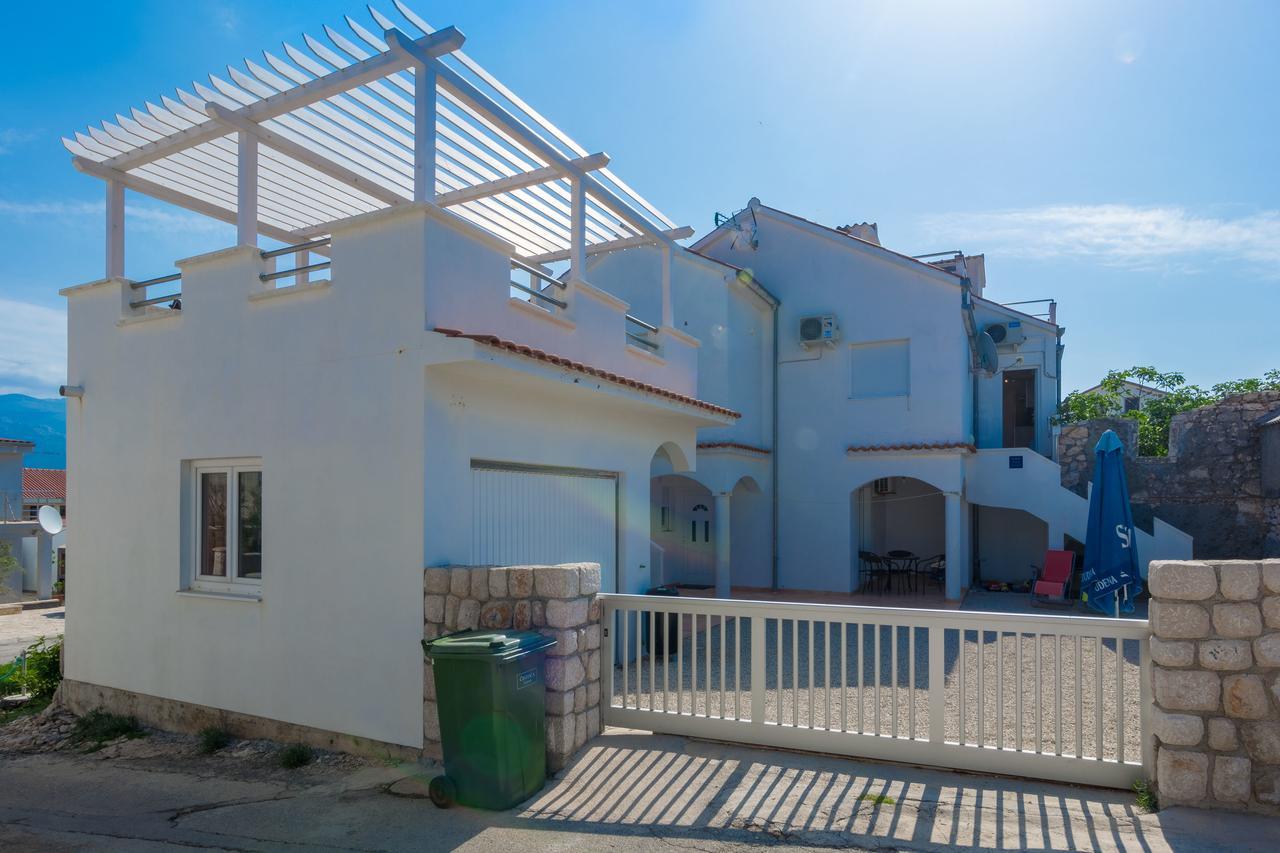 Apartments Miocic Ražanac Eksteriør bilde